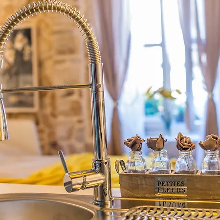 شقة Yellow Flower *