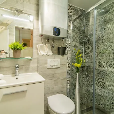 Yellow Flower روفينج