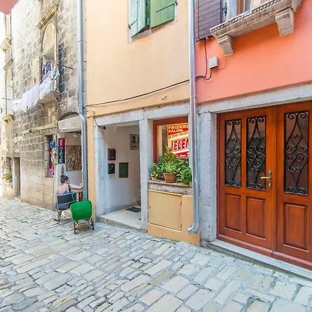 Yellow Flower Apartment Rovinj