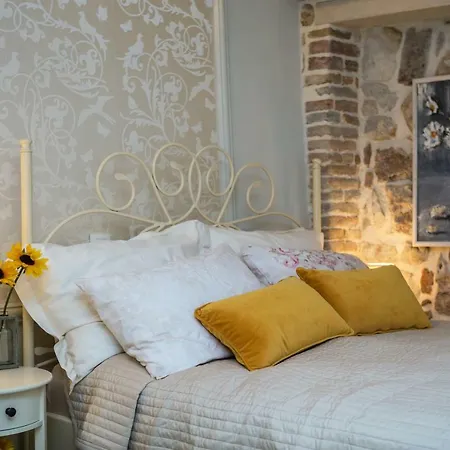 Apartament Yellow Flower *