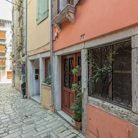 Yellow Flower Apartment Rovinj